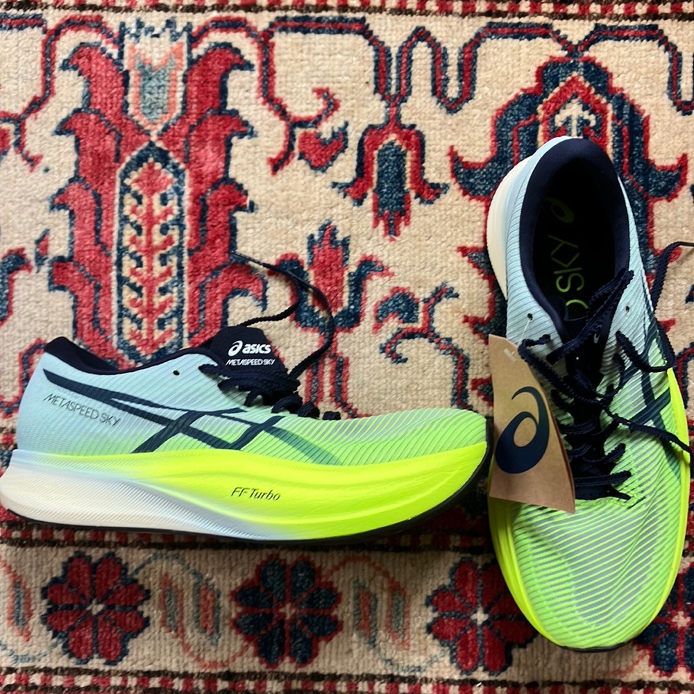 ASICS Metaspeed Sky+ NWT